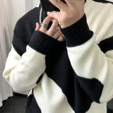 Nukty Man Clothes Round Collar Pullovers Knitted Sweaters for Men Crewneck Color Matching Black Cigaret Casual Korean Style Jumpers S